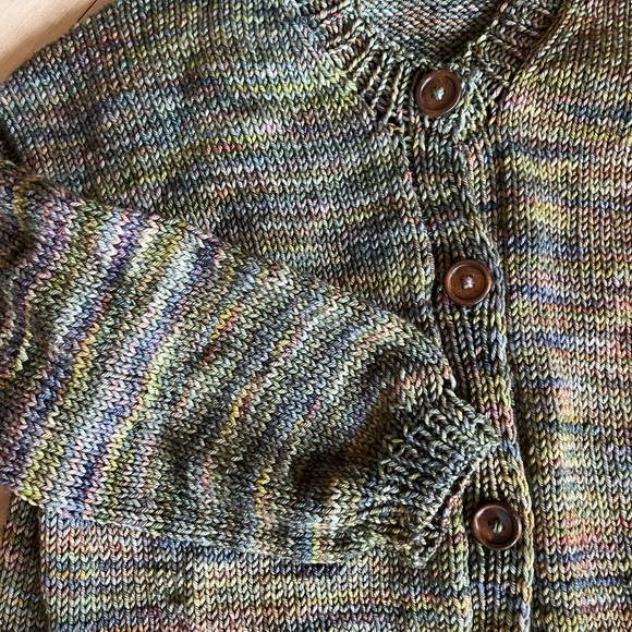 Hand knit Cardigan - Picture 2 of 3